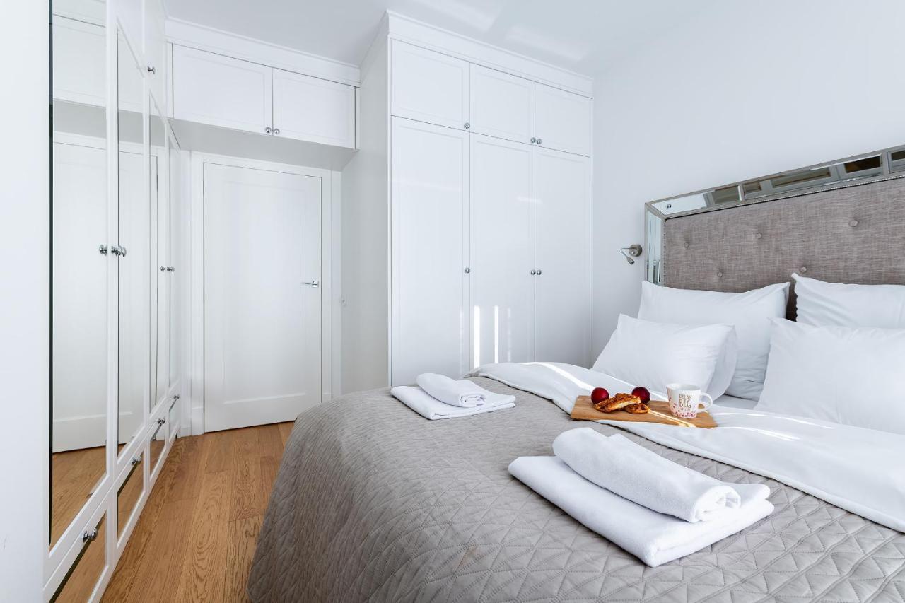 P&O Apartments Aleja Krakowska Warsaw Exterior photo