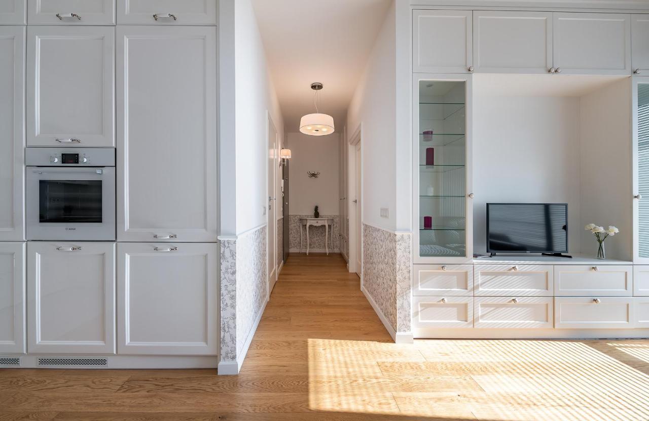 P&O Apartments Aleja Krakowska Warsaw Exterior photo